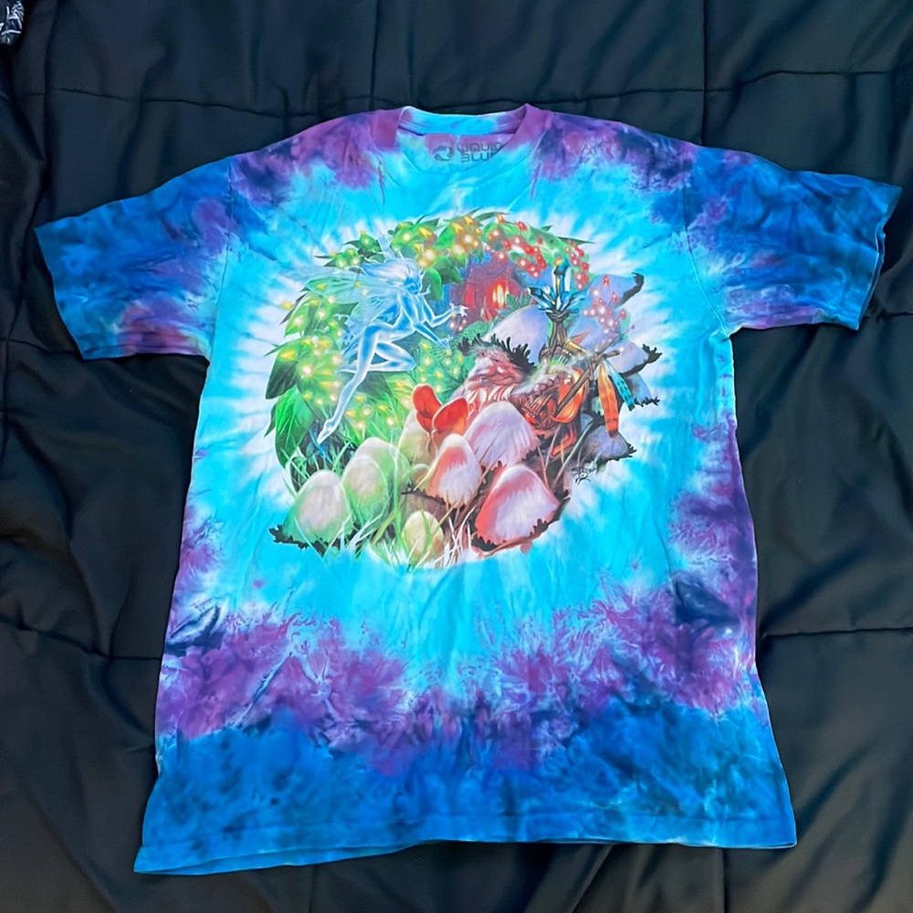 Liquid Blue Mens T shirt size medium